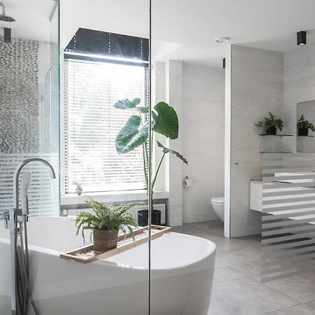 Suite With Bath City Center Villa Tilburg Kültér fotó